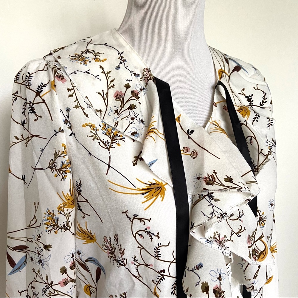 🌿Floral blouse - Picture 2 of 8
